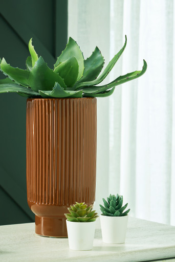Avalyah - Burnt Umber - Vase (A2900022V) by Ashley