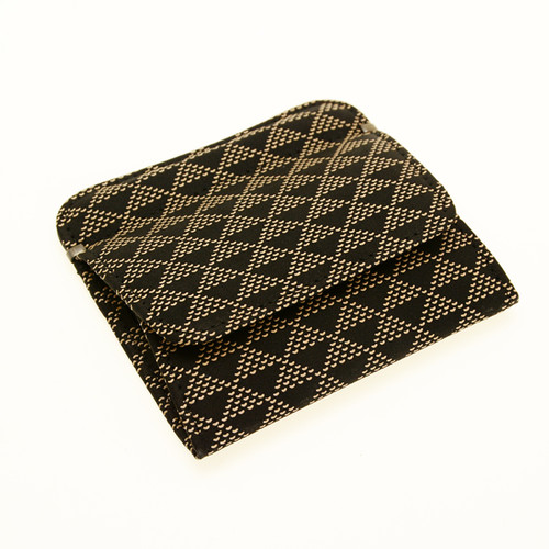 INDENYA Compact Purse 1208 with Triangles Pattern, White on Black