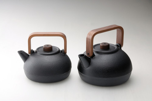 Chushin Kobo Cast Iron Kettle with Wooden Handle, Walnut