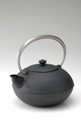 Chushin Kobo Cast Iron Kettle with Stainless steel handle "Yokodaen"