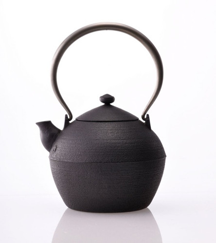 Chushin Kobo Cast Iron Kettle with Stainless steel handle "Hikimehouju"