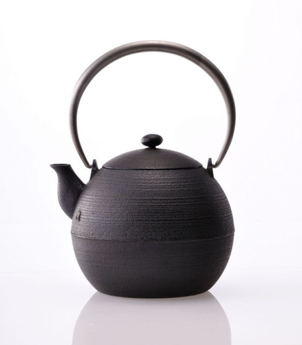 Chushin Kobo Cast Iron Kettle with Stainless steel handle "Hikimemaru"