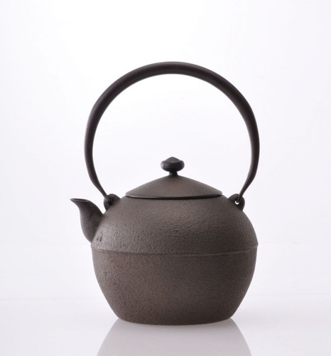 Chushin Kobo Brown Cast Iron Kettle with Lacquer finish, Houju