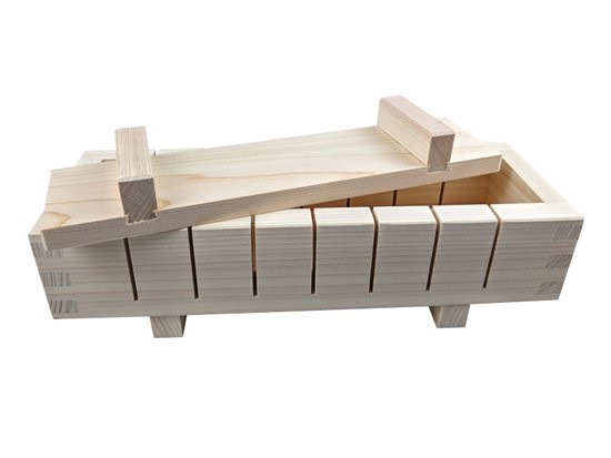 Kiso Wooden 'Oshibako' Sushi Press with 8 cuts (for oshizushi)