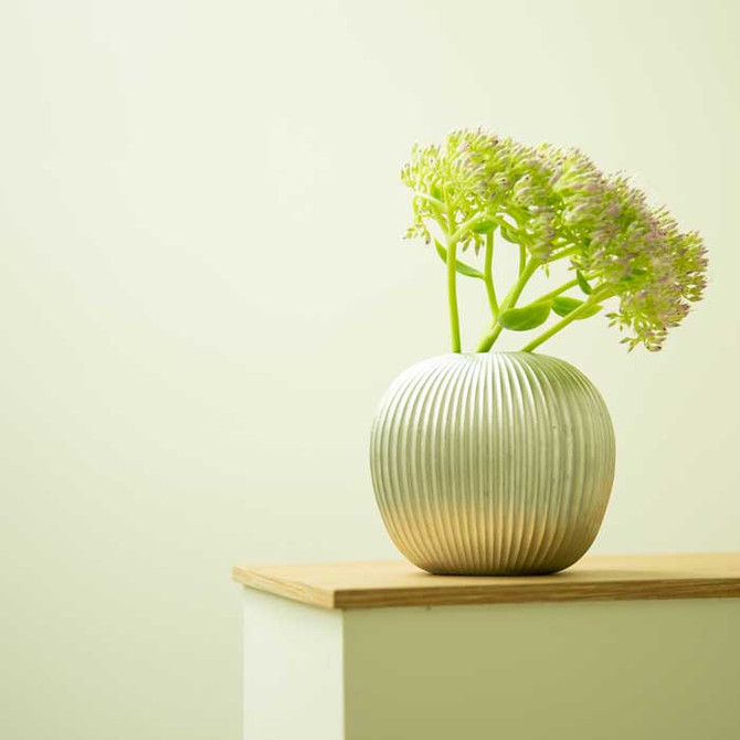 100% Tin Flower Vase Suzu "APPLE"