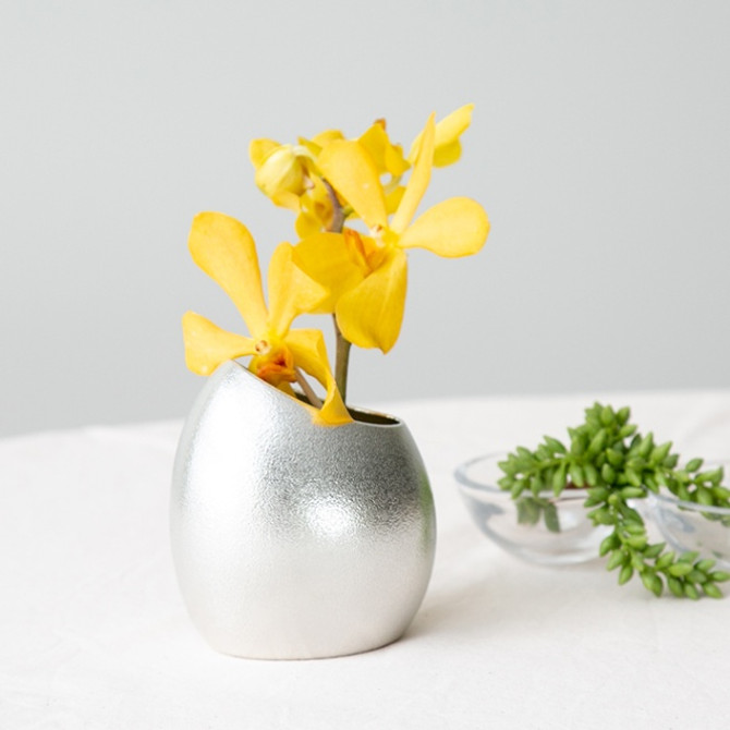 100% Tin Flower Vase "Mayu"