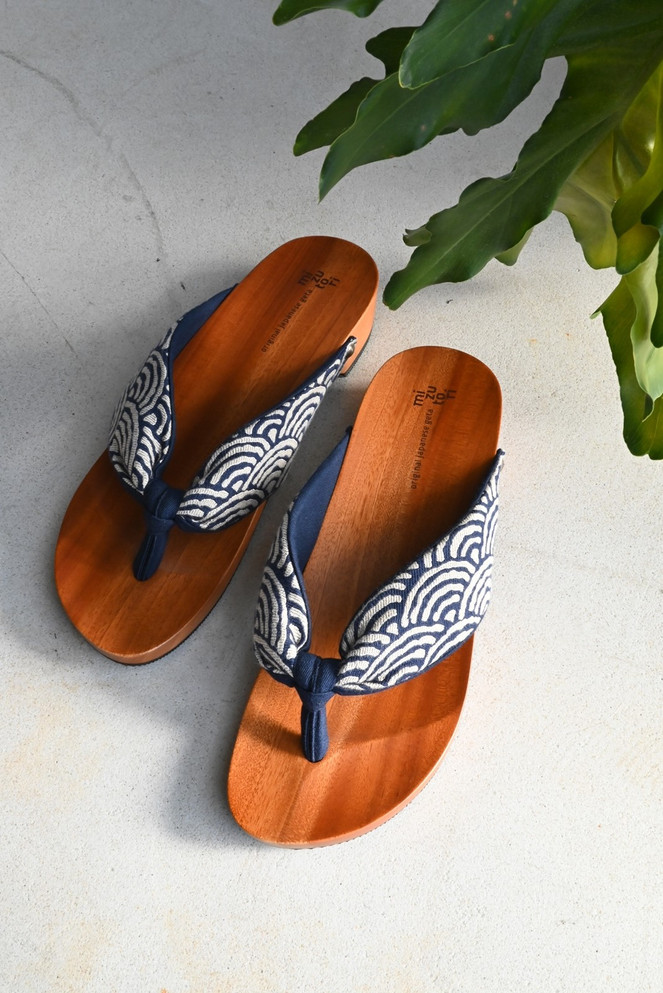 "Monogatari" Unisex Geta, Navy & White Waves Pattern (S-2)