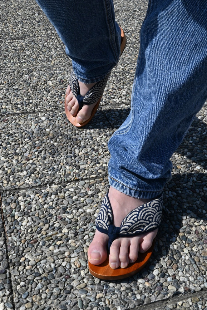 "Monogatari" Unisex Geta, Navy & White Waves Pattern (S-2)