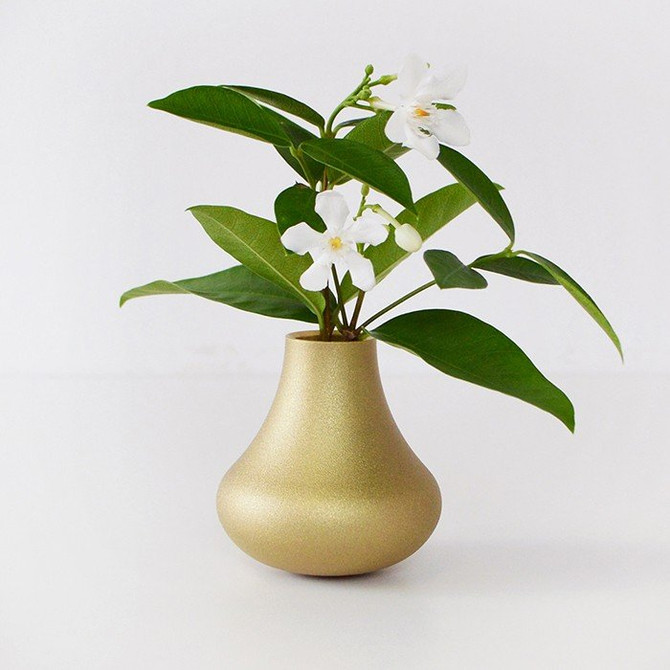 Brass Flower Vase "Hana"