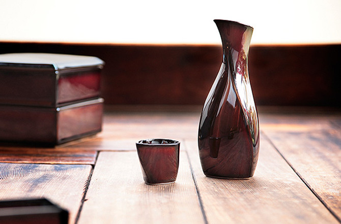 ”ORIME” Brown Porcelain Sake Set
