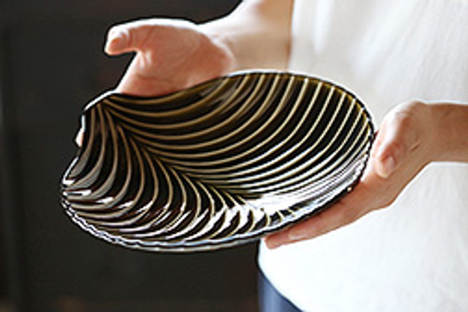 "GIYAMAN" Glass-look Porcelain Leaf Plate