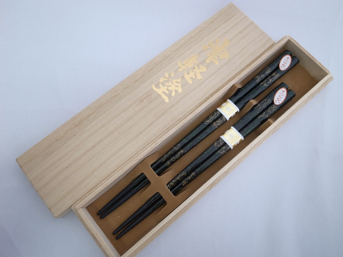 ISHIOKA Tsugaru Lacquer anti-slip Pair Chopsticks - Kara-nuri emerald with gold