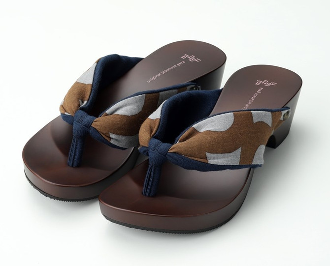 MIZUTORI hitete Geta Circles with Brown and Navy design (KTW-22)