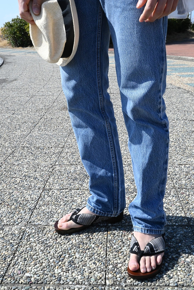 "Monogatari" Unisex Geta, Luxury Black Kokura Stripes design (MAI-13)