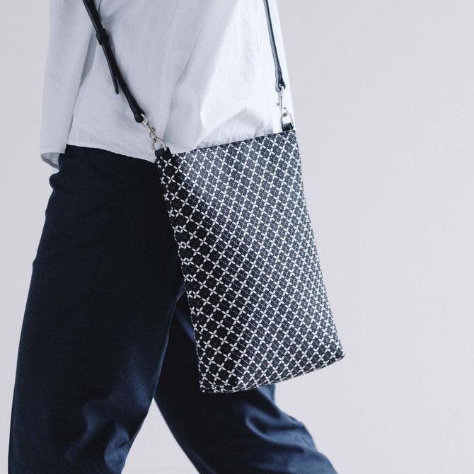 INDENYA Long-type Shoulder Bag 6046 SOYOKA, with Seven Treasures pattern