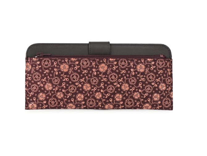 INDENYA Ultra Flat Wallet 2107 with a Camelia pattern, Pink on Purple