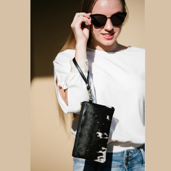 The Design Edge Women's Toronto Small Cowhide Clutch - Assorted Styles