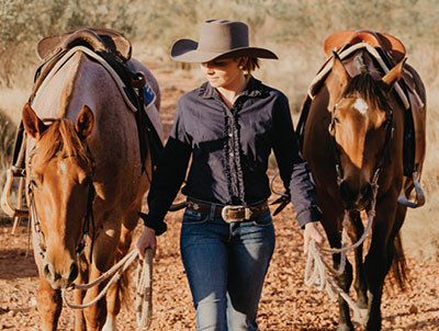  Dressing Up or Down: Styling Ariat Women's Shirts for Versatility