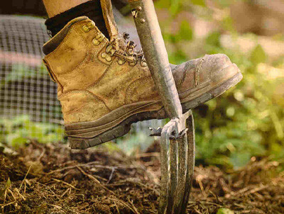 What Are the Best Boots for Working on a Cattle Station?