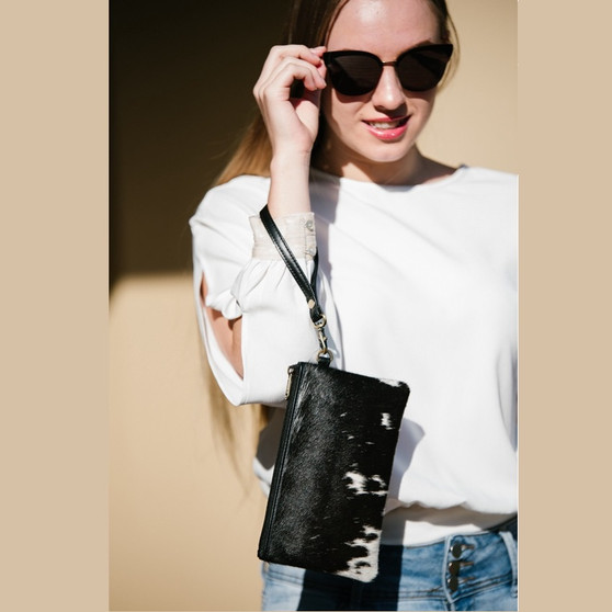 The Design Edge Women's Toronto Small Cowhide Clutch - Assorted Styles