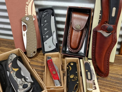 Outback Edge: The Ultimate Guide to Knives, Knife Rolls, and Field Transport 