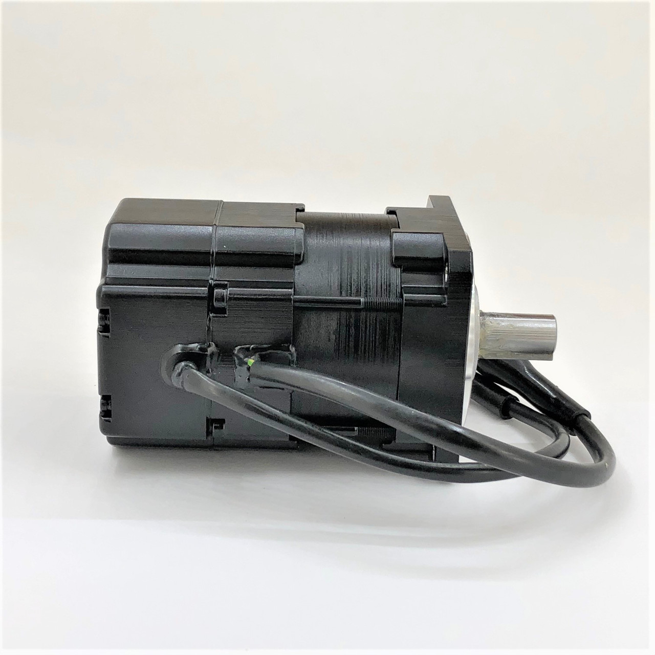 Servo Motor 400 Watt 4-Pin Yamaha Robot 200mm Lead