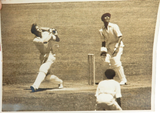 1947 ORIGINAL PRESS PHOTO. AUST v INDIA. MILLER SKIES A BALL, DROPPED BY MANKAD