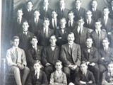 RARE 1918 REAL PHOTO POSTCARD IPSWICH GRAMMAR SCHOOL, HOUSE PHOTO. J A HUNT