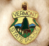 OBSOLETE USA VERMONT STATE POLICE ENAMELLED METAL PIN / BADGE. #4