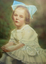 SUPERB  EARLY 1900s LARGE SEPIA STUDIO POSED PHOTO OF A GIRL.