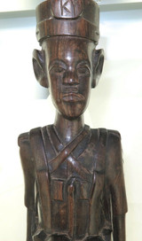 HUGE POSSIBLY UNIQUE VINTAGE CARVED EBONY STATUE OF KENYAN SOLDIER.