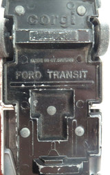 CORGI VINTAGE LARGISH FORD TRANSIT 24 HOUR SERVICE TOW TRUCK DIECAST.