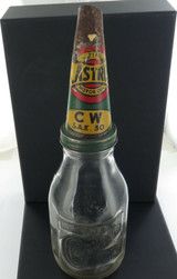 VINTAGE CASTROL WAKEFIELD CW S.A.E. 30 1 QUART EMBOSSED GLASS BOTTLE + POURER