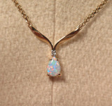 Pretty 14ct Yellow Gold Simulated Opal & Diamond Classic Style Necklace 4.45g