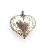 Decorative Vintage Sterling Silver Medium Size Hollow Heart Pendant / Charm 4.9g