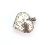 Decorative Vintage Sterling Silver Medium Size Hollow Heart Pendant / Charm 4.9g