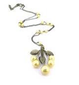 Beautiful Vintage Silver Metal & Imitation Pearl Stylised Grape Pendant Necklace