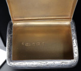 C.1901 English Sterling Silver Snuff Box - Wonderfully Engraved 27.6g