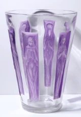 Rene Lalique “Gobelet Six Figurines et Masques” Vase / Goblet Violet Glass n.903