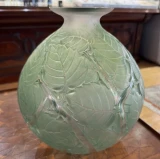 René Lalique “Milan” Vase No. 1025 Circa 1929 Green Stained Frosted Glass 28.5cm