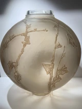 Important René Lalique Grande Boule Lierre Vase No. 877 Designed 1912