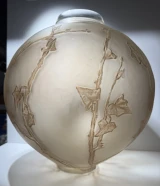 Important René Lalique Grande Boule Lierre Vase No. 877 Designed 1912