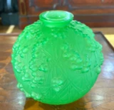 René Lalique "Druide" (Gui de Chêne) Vase No. 937 Jade Green Glass c.1924