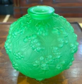 René Lalique "Druide" (Gui de Chêne) Vase No. 937 Jade Green Glass c.1924