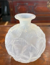 René Lalique "Ormeaux" Vase No. 984 Opalescent Glass c1926 Art Deco France