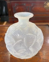 René Lalique "Ormeaux" Vase No. 984 Opalescent Glass c1926 Art Deco France
