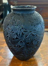 René Lalique Martin-Pêcheurs Vase No.920 Black Glass White Patina c1921 Signed