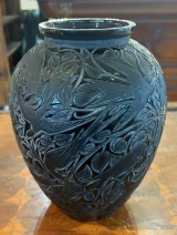 René Lalique Martin-Pêcheurs Vase No.920 Black Glass White Patina c1921 Signed