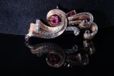 Retro 18ct Rose Gold Ruby & Diamond Scroll Brooch c1940s Val $6900