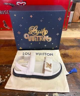 Louis Vuitton LV Sunset Flat Comfort Sandals Size 8 Cream Box & x2 Dust Bag